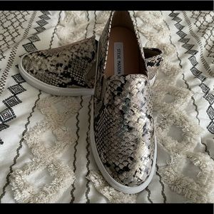snake print closed toes shoes